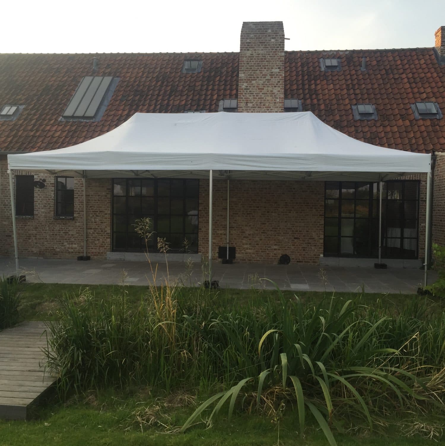 Vouwtent 4x8m zonder zijzeilen